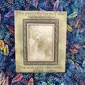 Antiqued stone like 1 John 3:1 Bill Stross for Demdaco photo for 5x7 photos